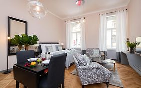 EMPIRENT Garden Suites